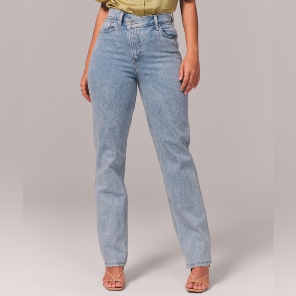 Abercrombie Ultra High Rise 90s Straight Jean - Picture 1 of 12